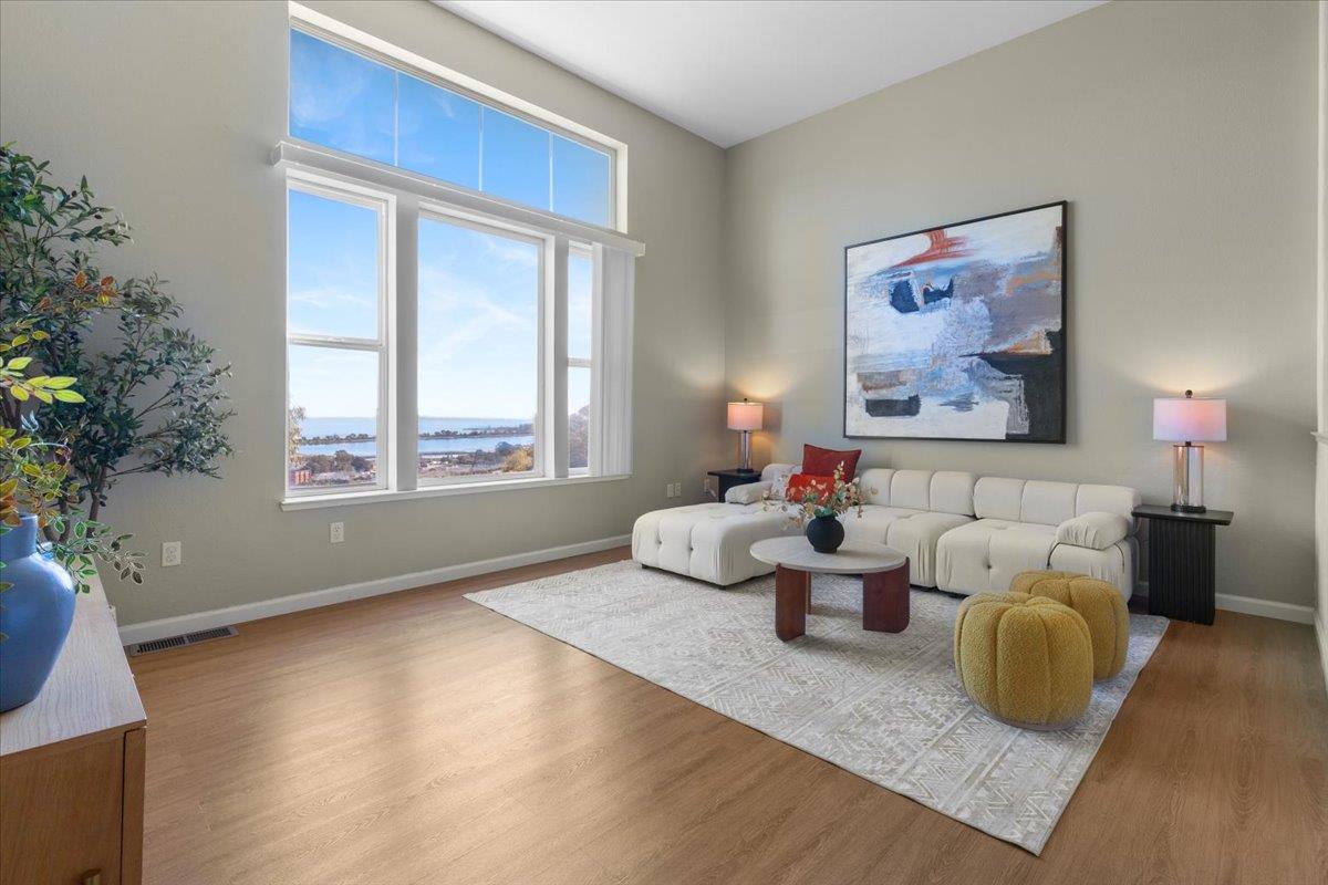 Detail Gallery Image 2 of 39 For 133 Cliff Swallow Ct, Brisbane,  CA 94005 - 3 Beds | 2/1 Baths