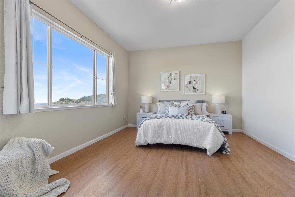 Detail Gallery Image 20 of 39 For 133 Cliff Swallow Ct, Brisbane,  CA 94005 - 3 Beds | 2/1 Baths