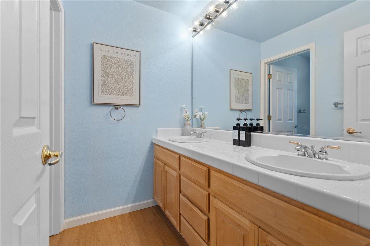 Detail Gallery Image 25 of 39 For 133 Cliff Swallow Ct, Brisbane,  CA 94005 - 3 Beds | 2/1 Baths