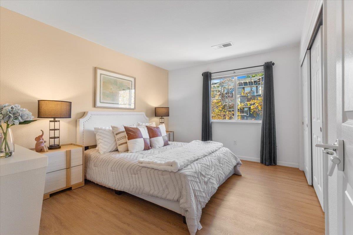 Detail Gallery Image 26 of 39 For 133 Cliff Swallow Ct, Brisbane,  CA 94005 - 3 Beds | 2/1 Baths