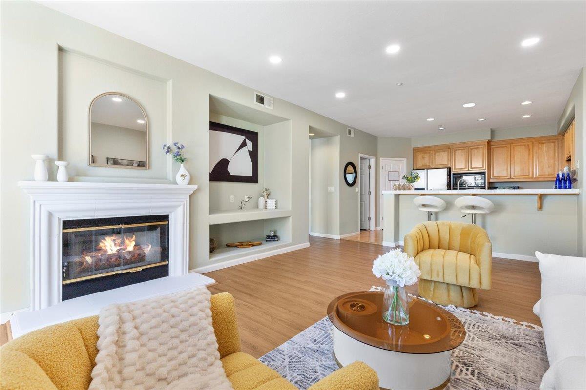 Detail Gallery Image 3 of 39 For 133 Cliff Swallow Ct, Brisbane,  CA 94005 - 3 Beds | 2/1 Baths