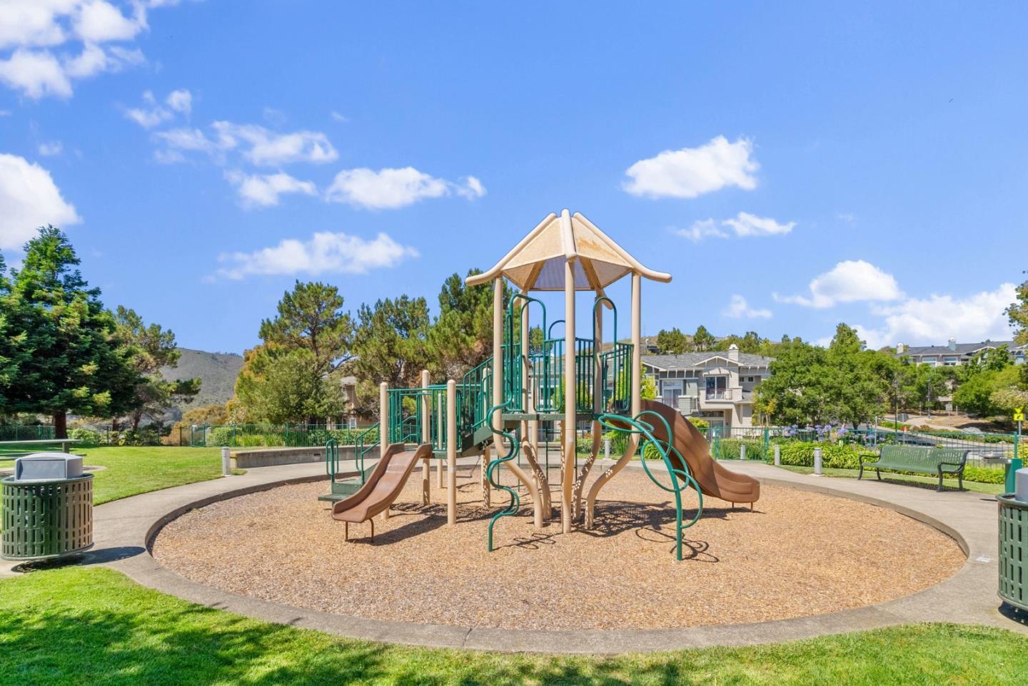 Detail Gallery Image 35 of 39 For 133 Cliff Swallow Ct, Brisbane,  CA 94005 - 3 Beds | 2/1 Baths