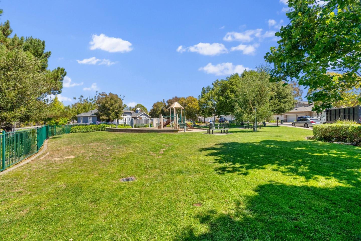 Detail Gallery Image 37 of 39 For 133 Cliff Swallow Ct, Brisbane,  CA 94005 - 3 Beds | 2/1 Baths