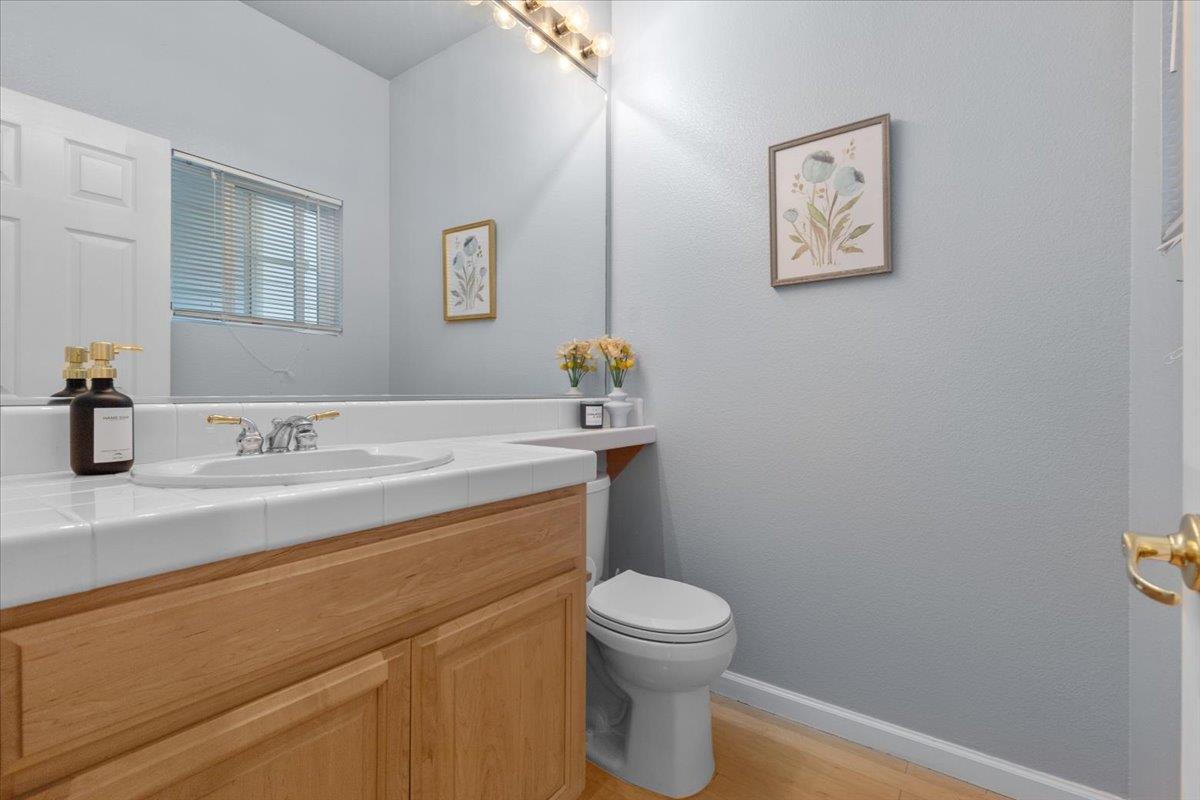 Detail Gallery Image 9 of 39 For 133 Cliff Swallow Ct, Brisbane,  CA 94005 - 3 Beds | 2/1 Baths