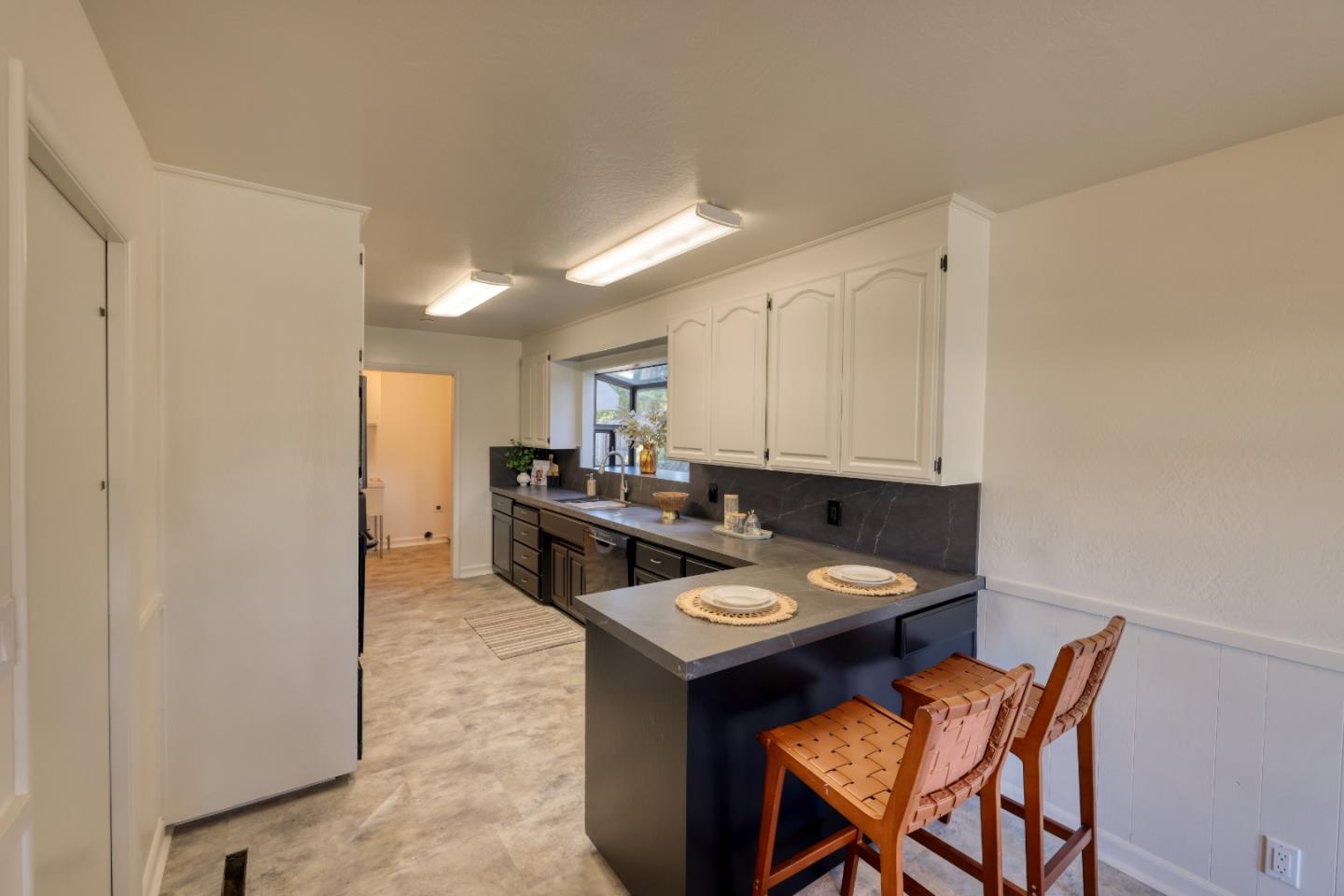 Detail Gallery Image 16 of 21 For 1159 Wilgart Way, Salinas,  CA 93901 - 3 Beds | 2 Baths