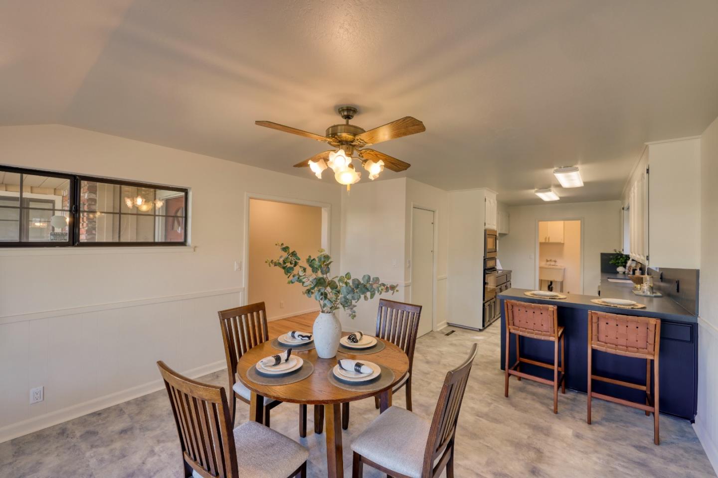 Detail Gallery Image 5 of 21 For 1159 Wilgart Way, Salinas,  CA 93901 - 3 Beds | 2 Baths