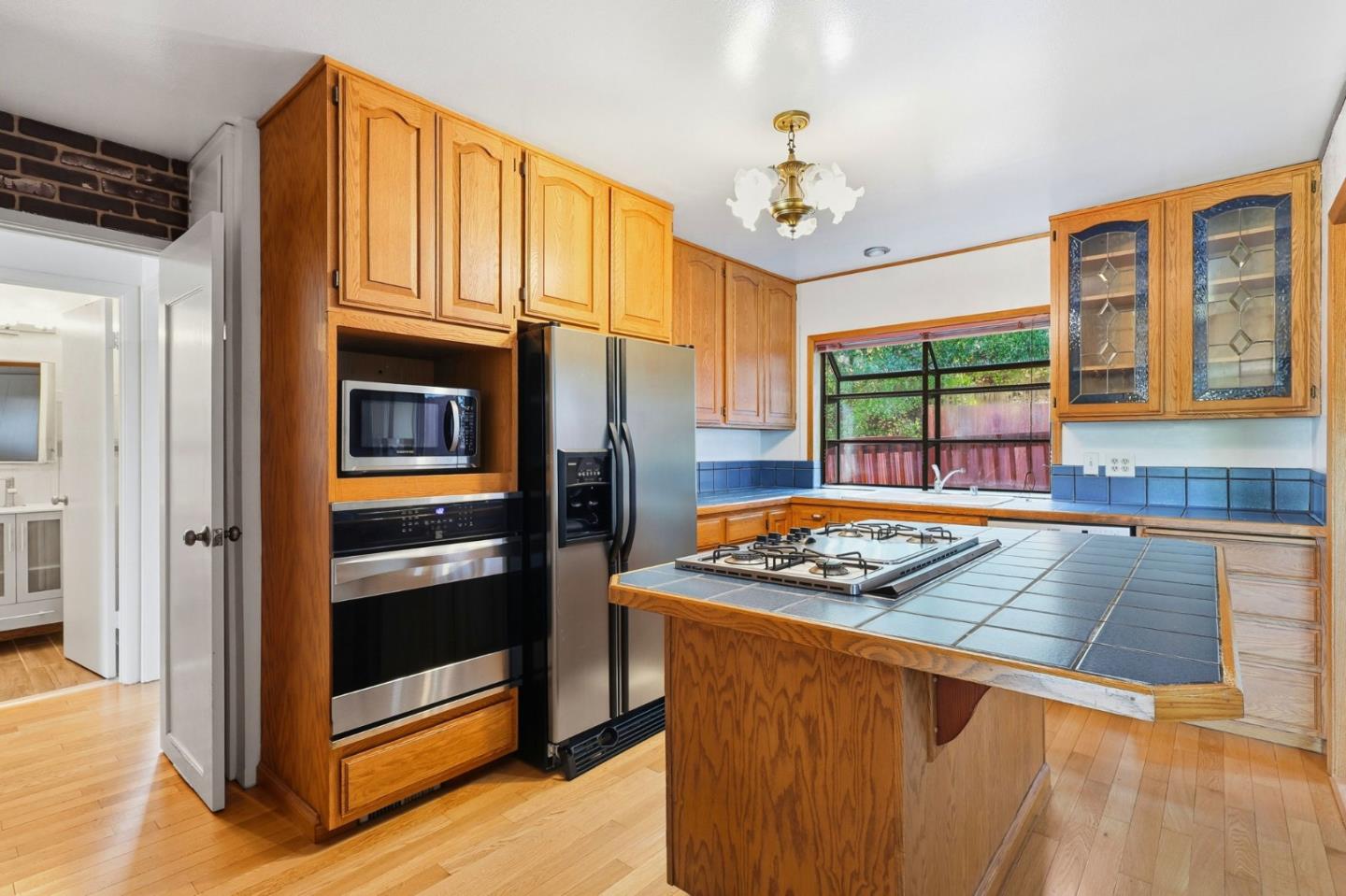 Detail Gallery Image 11 of 30 For 2081 Rollingwood Dr, San Bruno,  CA 94066 - 3 Beds | 2 Baths