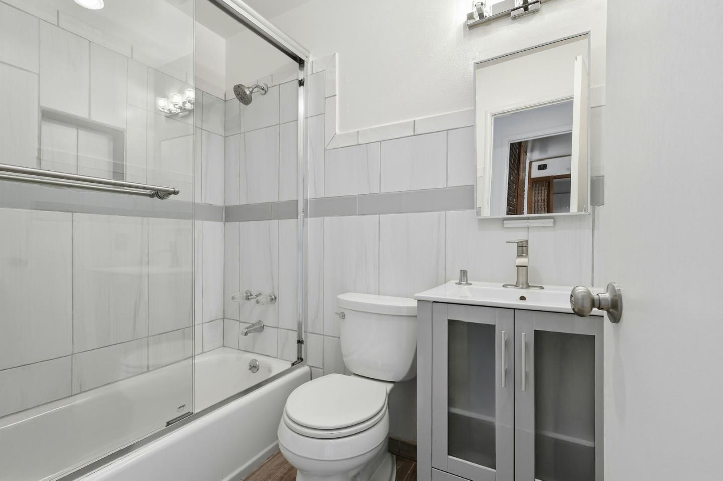 Detail Gallery Image 16 of 30 For 2081 Rollingwood Dr, San Bruno,  CA 94066 - 3 Beds | 2 Baths