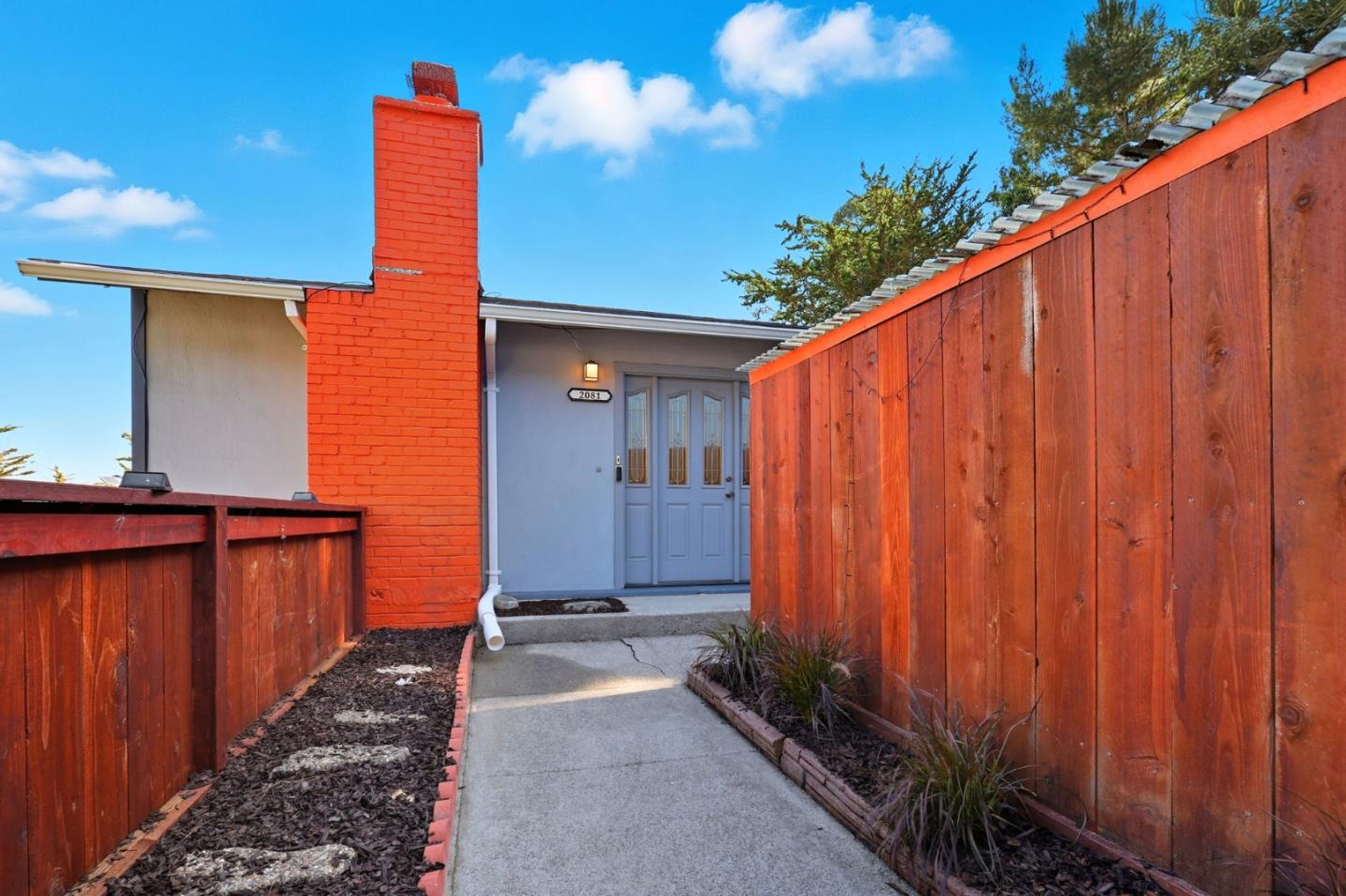 Detail Gallery Image 2 of 30 For 2081 Rollingwood Dr, San Bruno,  CA 94066 - 3 Beds | 2 Baths