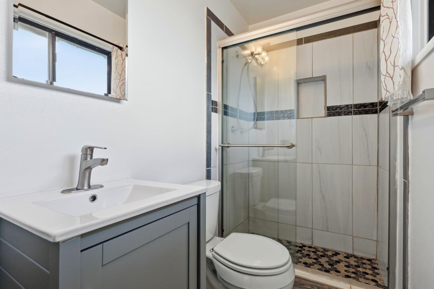 Detail Gallery Image 20 of 30 For 2081 Rollingwood Dr, San Bruno,  CA 94066 - 3 Beds | 2 Baths