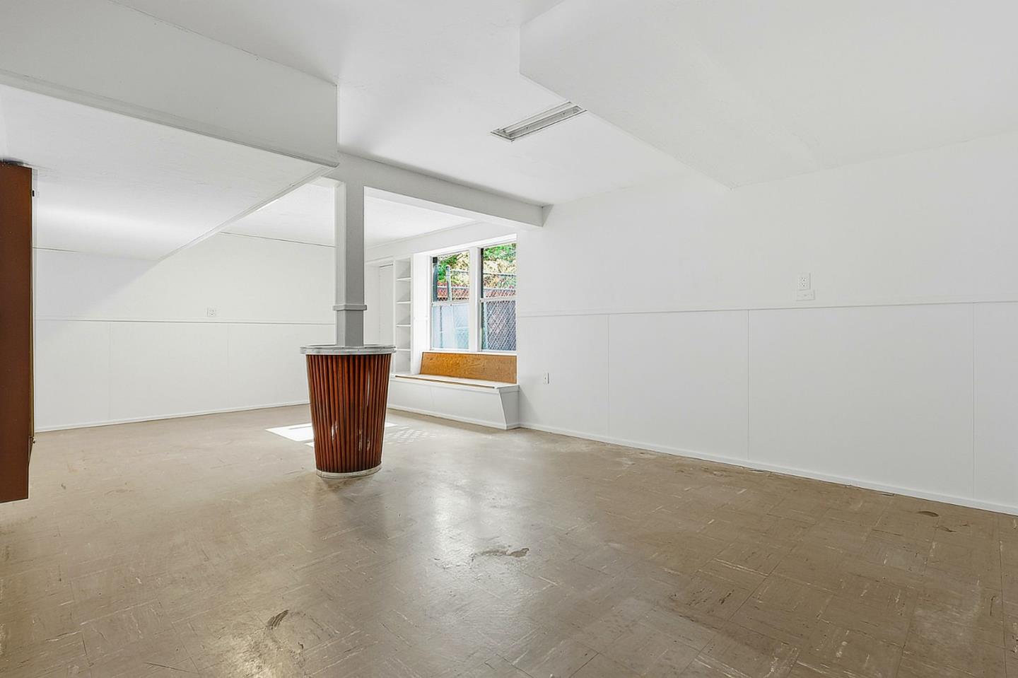 Detail Gallery Image 23 of 30 For 2081 Rollingwood Dr, San Bruno,  CA 94066 - 3 Beds | 2 Baths