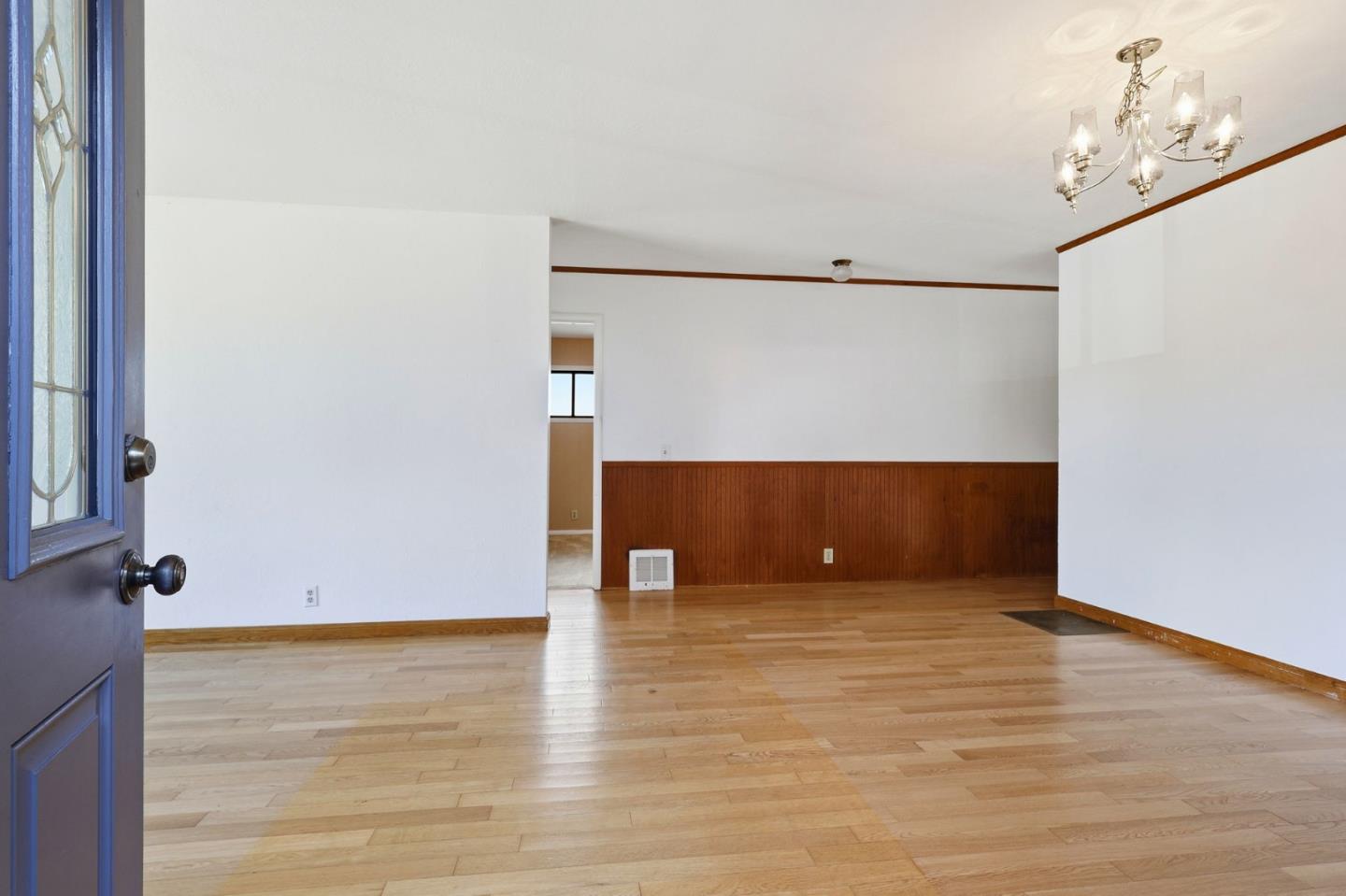 Detail Gallery Image 3 of 30 For 2081 Rollingwood Dr, San Bruno,  CA 94066 - 3 Beds | 2 Baths