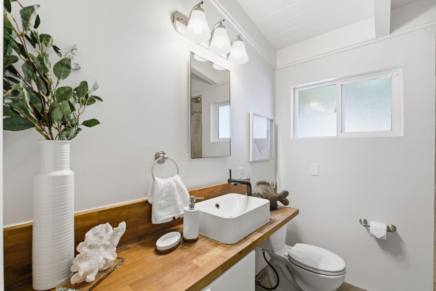 Detail Gallery Image 13 of 30 For 2544 Illinois St, East Palo Alto,  CA 94303 - 3 Beds | 1 Baths