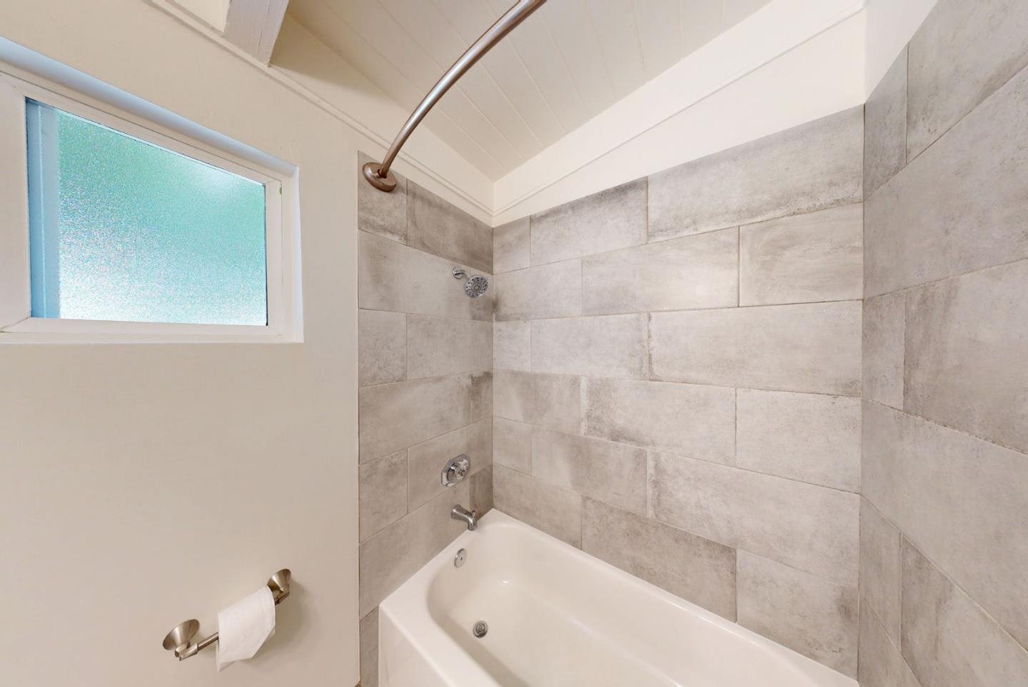 Detail Gallery Image 14 of 30 For 2544 Illinois St, East Palo Alto,  CA 94303 - 3 Beds | 1 Baths