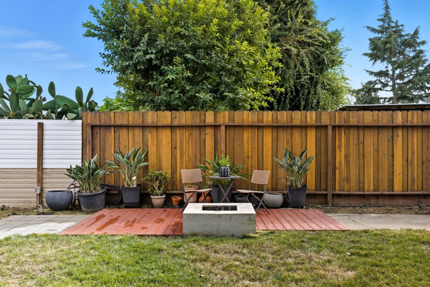 Detail Gallery Image 25 of 30 For 2544 Illinois St, East Palo Alto,  CA 94303 - 3 Beds | 1 Baths