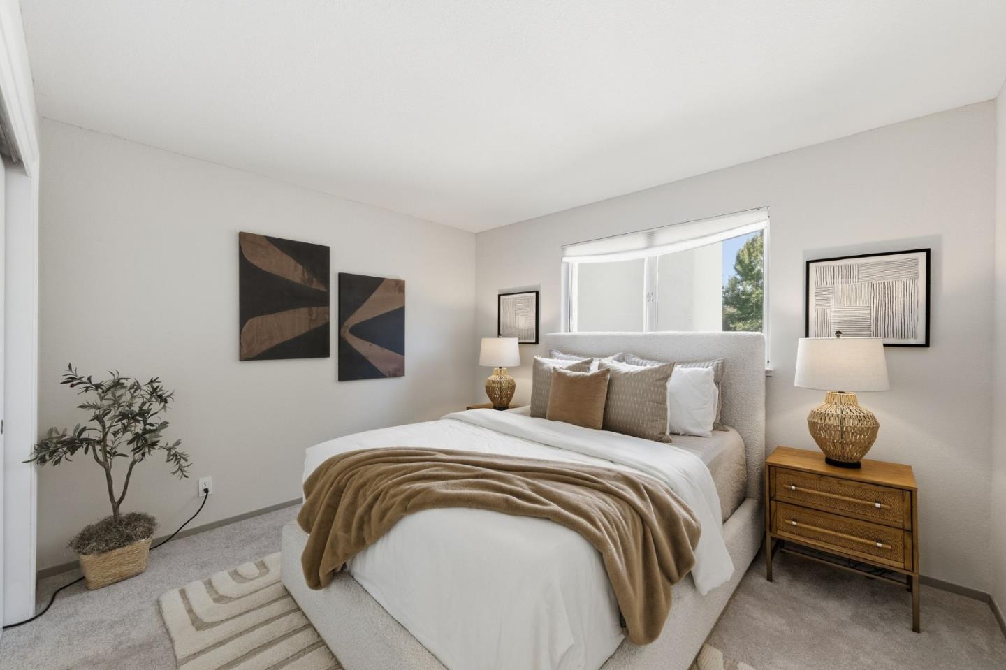 Detail Gallery Image 16 of 33 For 1962 Menalto #B,  Menlo Park,  CA 94025 - 3 Beds | 2/1 Baths