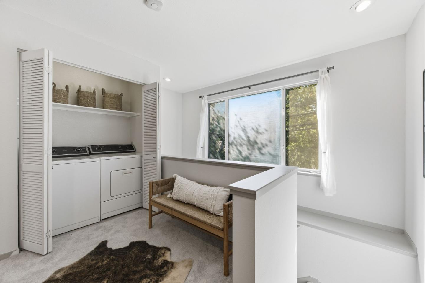 Detail Gallery Image 18 of 33 For 1962 Menalto #B,  Menlo Park,  CA 94025 - 3 Beds | 2/1 Baths