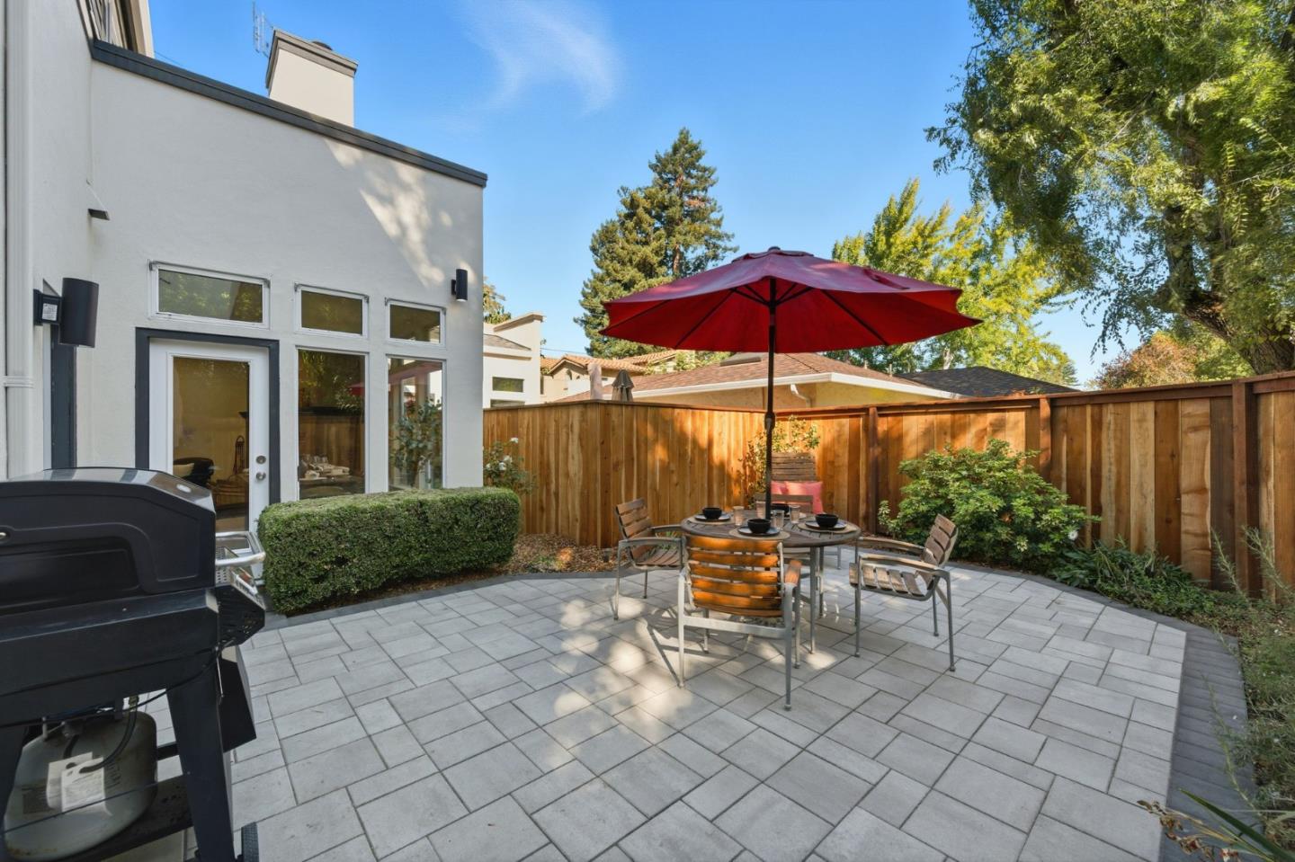 Detail Gallery Image 21 of 33 For 1962 Menalto #B,  Menlo Park,  CA 94025 - 3 Beds | 2/1 Baths