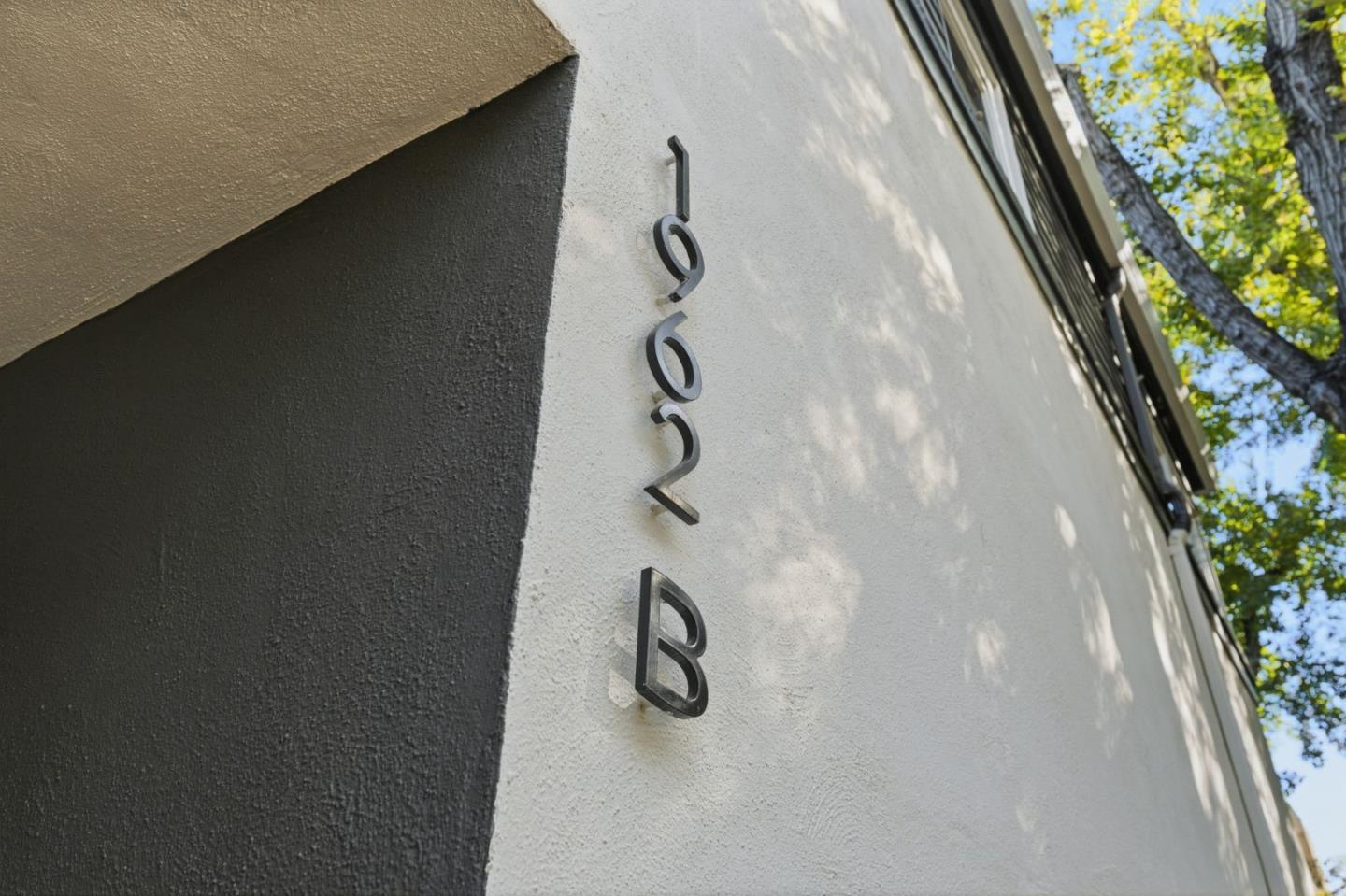 Detail Gallery Image 23 of 33 For 1962 Menalto #B,  Menlo Park,  CA 94025 - 3 Beds | 2/1 Baths