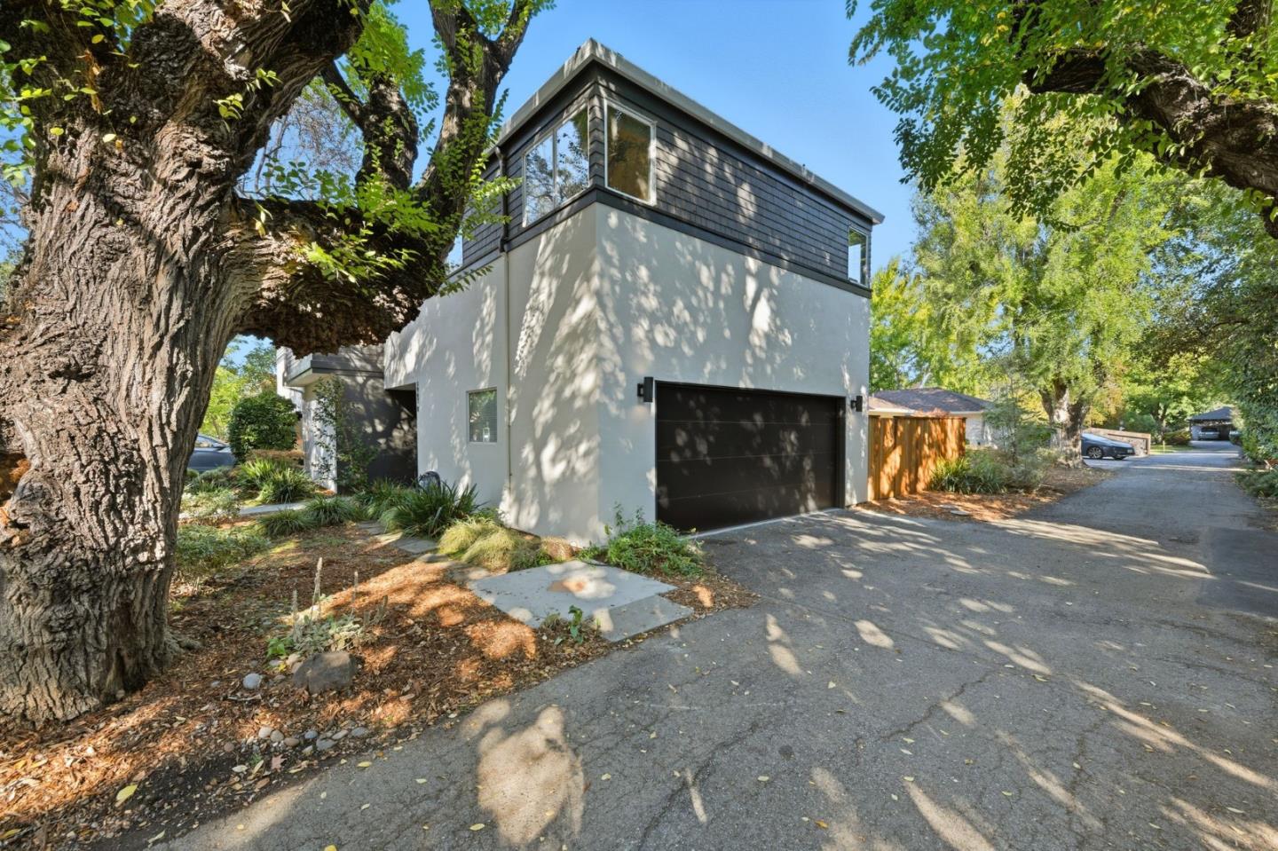 Detail Gallery Image 27 of 33 For 1962 Menalto #B,  Menlo Park,  CA 94025 - 3 Beds | 2/1 Baths