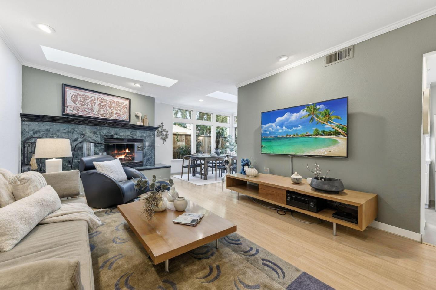 Detail Gallery Image 4 of 33 For 1962 Menalto #B,  Menlo Park,  CA 94025 - 3 Beds | 2/1 Baths