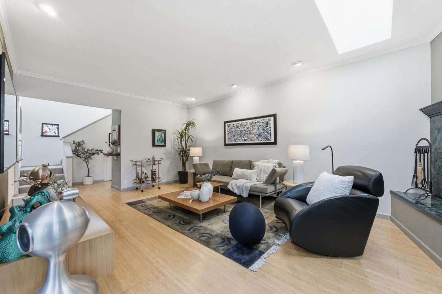 Detail Gallery Image 5 of 33 For 1962 Menalto #B,  Menlo Park,  CA 94025 - 3 Beds | 2/1 Baths