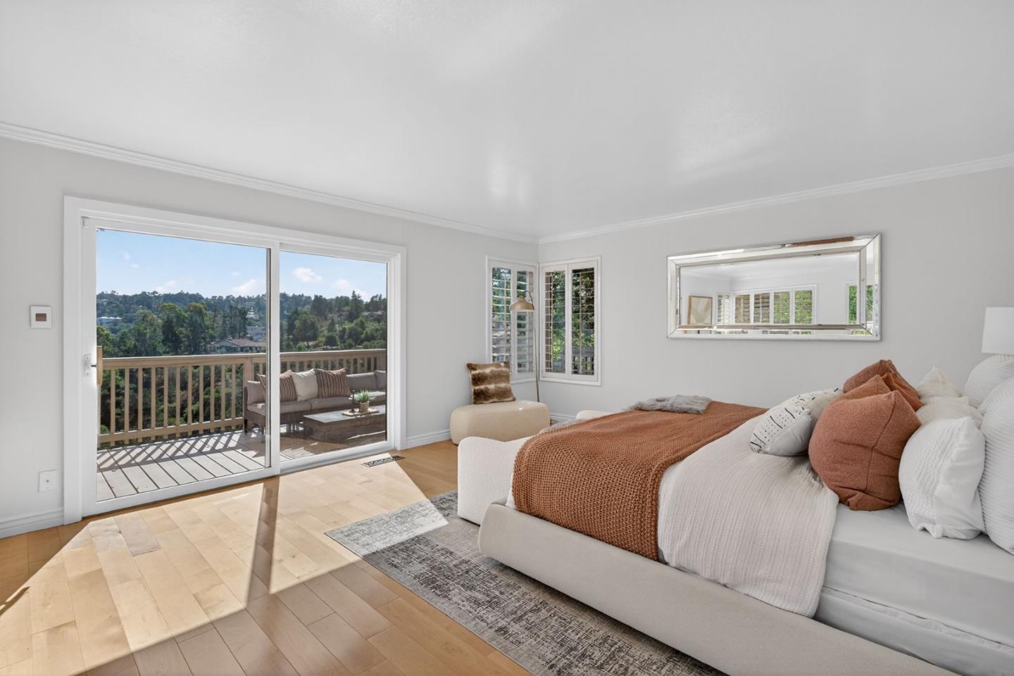 Detail Gallery Image 22 of 64 For 30 Bluebell Ln, Hillsborough,  CA 94010 - 4 Beds | 3/1 Baths