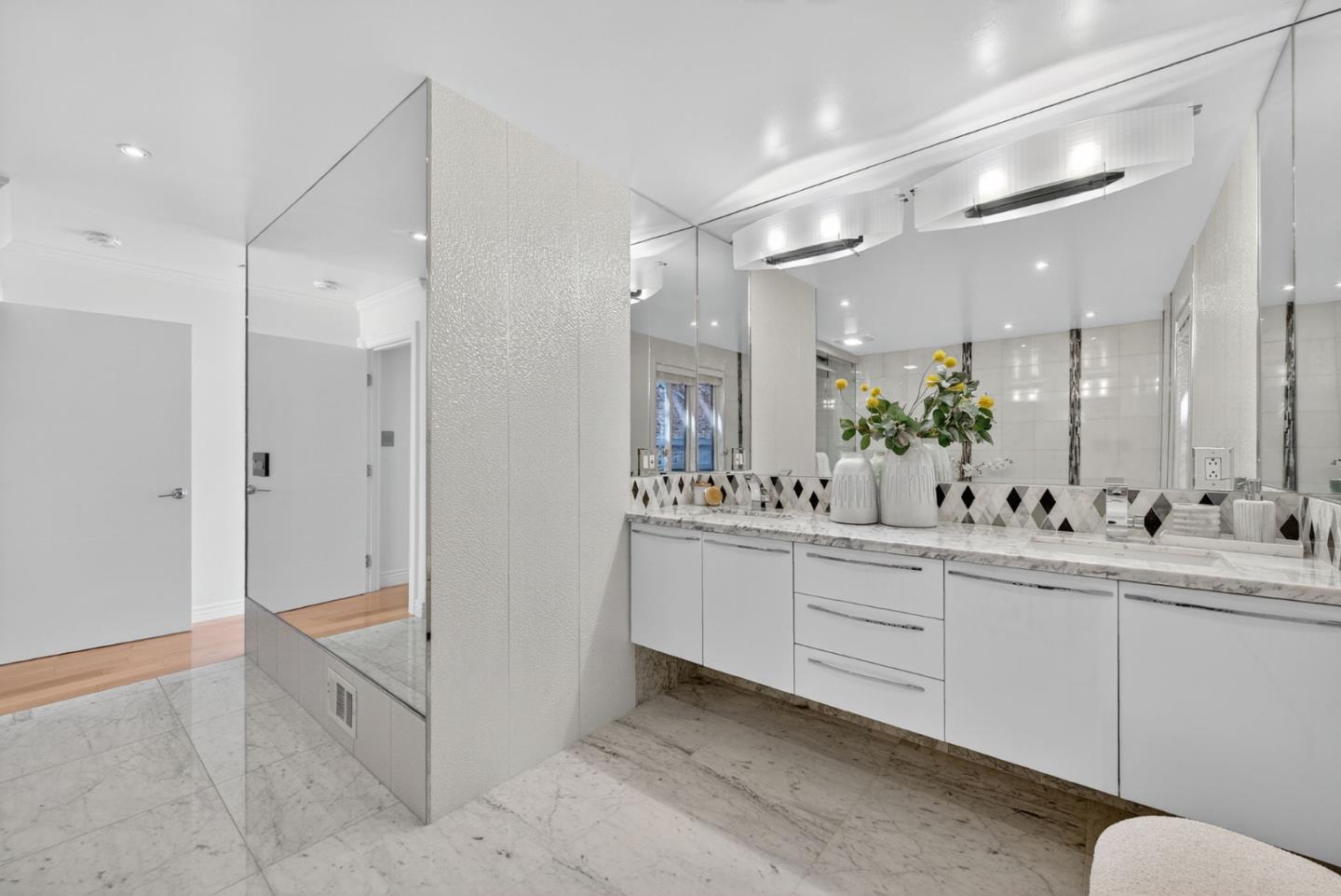 Detail Gallery Image 30 of 64 For 30 Bluebell Ln, Hillsborough,  CA 94010 - 4 Beds | 3/1 Baths