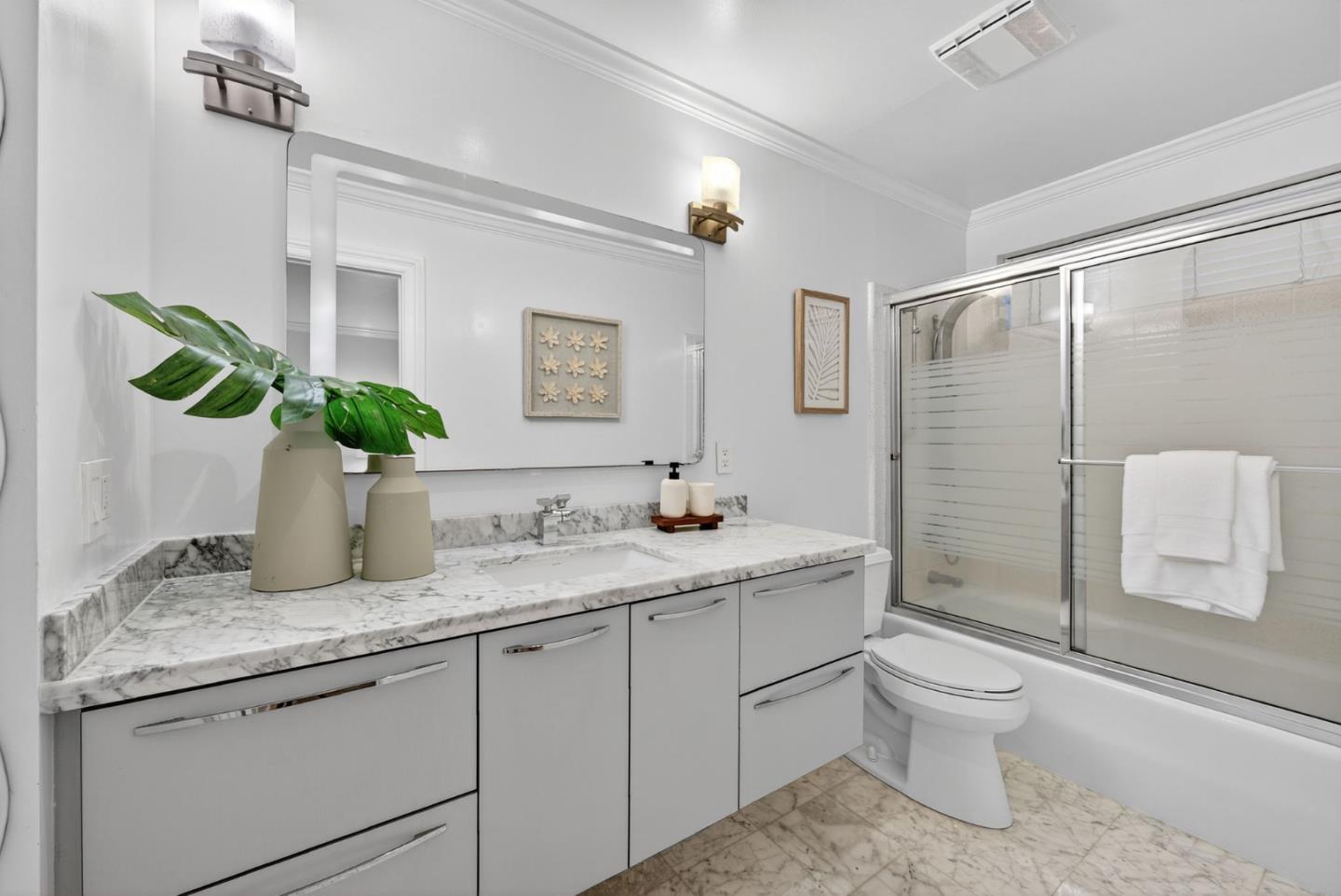 Detail Gallery Image 34 of 64 For 30 Bluebell Ln, Hillsborough,  CA 94010 - 4 Beds | 3/1 Baths