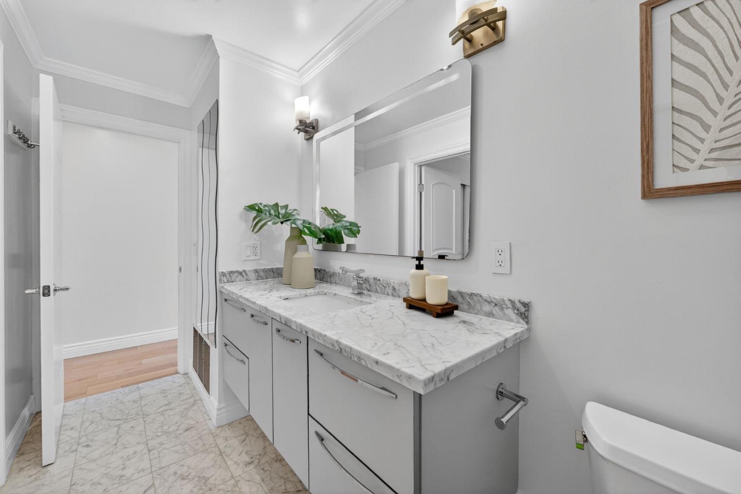 Detail Gallery Image 35 of 64 For 30 Bluebell Ln, Hillsborough,  CA 94010 - 4 Beds | 3/1 Baths