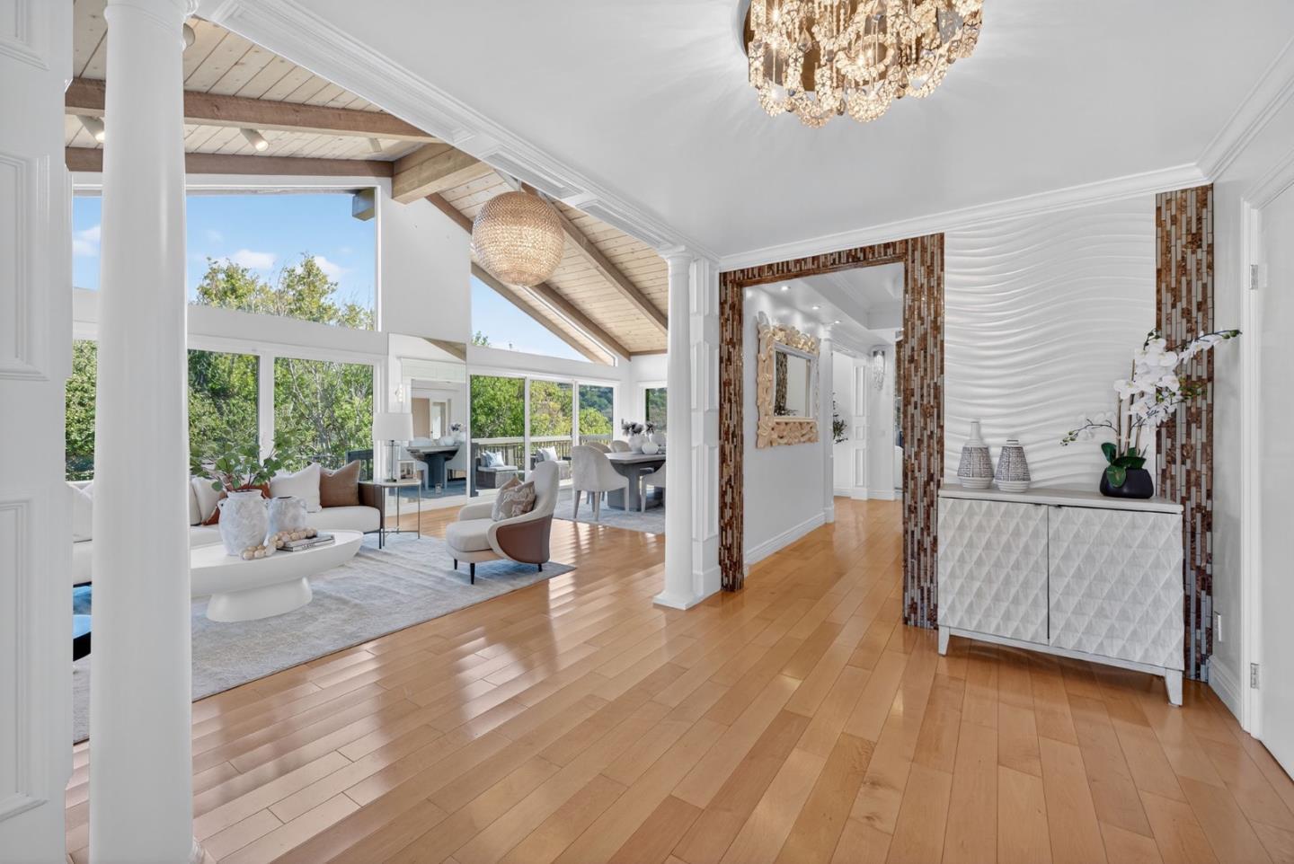 Detail Gallery Image 4 of 64 For 30 Bluebell Ln, Hillsborough,  CA 94010 - 4 Beds | 3/1 Baths