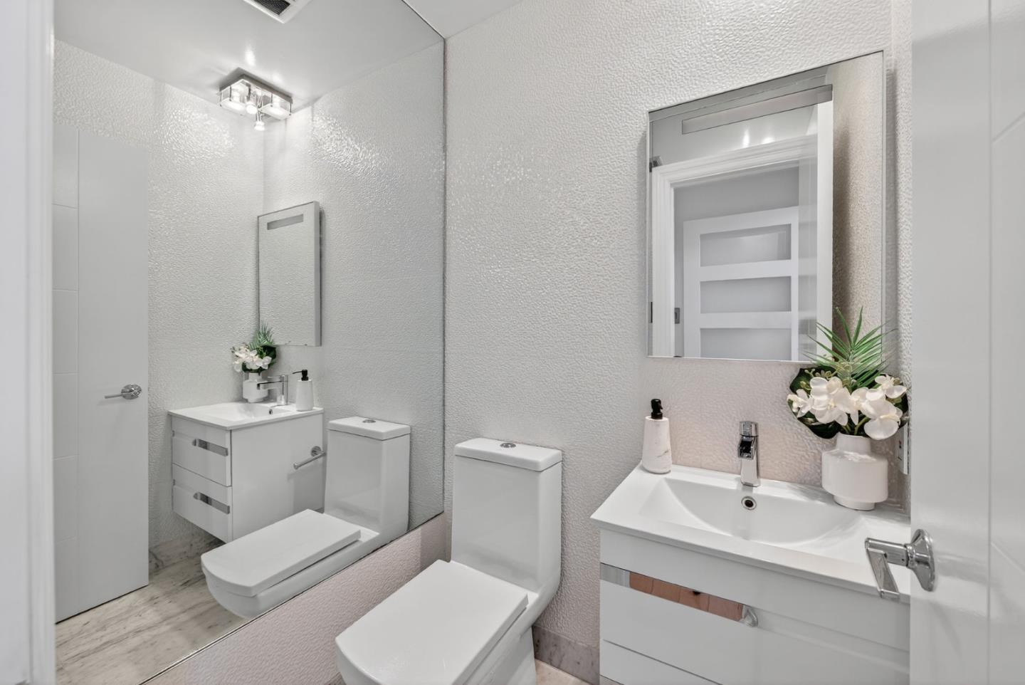 Detail Gallery Image 40 of 64 For 30 Bluebell Ln, Hillsborough,  CA 94010 - 4 Beds | 3/1 Baths