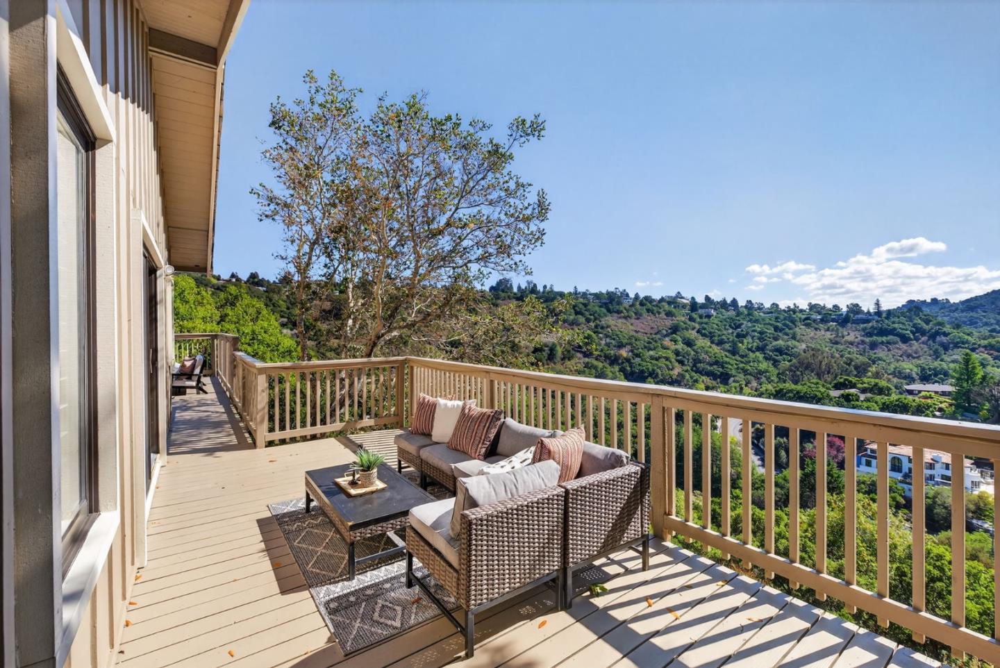 Detail Gallery Image 48 of 64 For 30 Bluebell Ln, Hillsborough,  CA 94010 - 4 Beds | 3/1 Baths