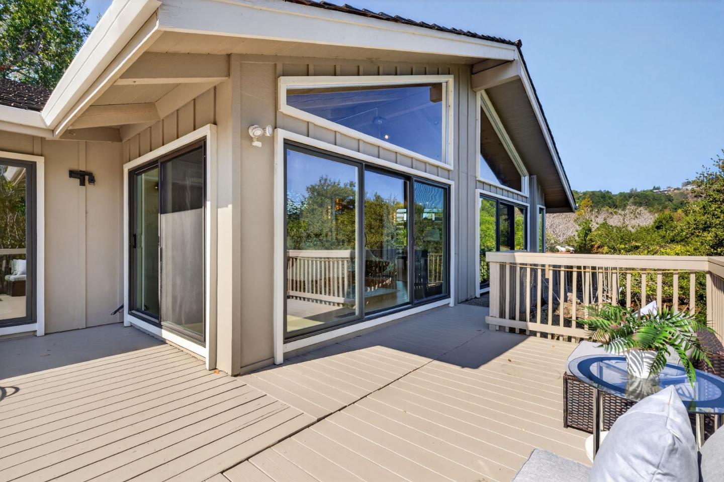 Detail Gallery Image 53 of 64 For 30 Bluebell Ln, Hillsborough,  CA 94010 - 4 Beds | 3/1 Baths