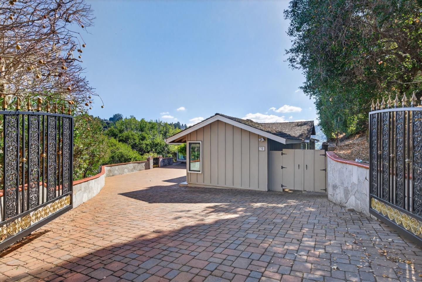 Detail Gallery Image 57 of 64 For 30 Bluebell Ln, Hillsborough,  CA 94010 - 4 Beds | 3/1 Baths