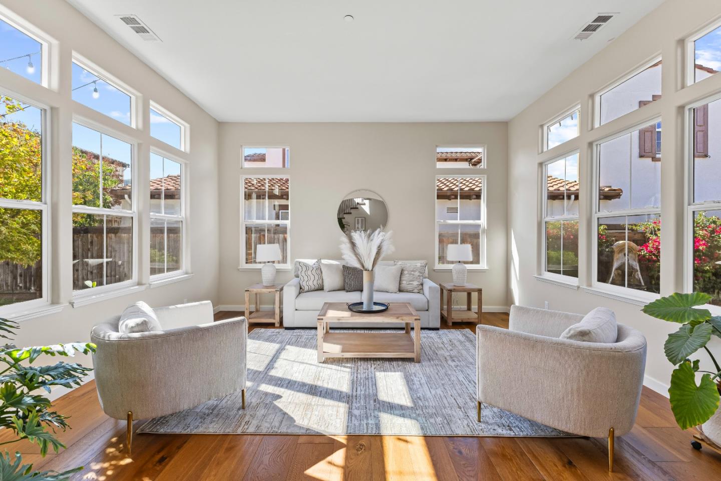 Detail Gallery Image 11 of 40 For 2846 Roundstone Dr, Gilroy,  CA 95020 - 5 Beds | 3/1 Baths