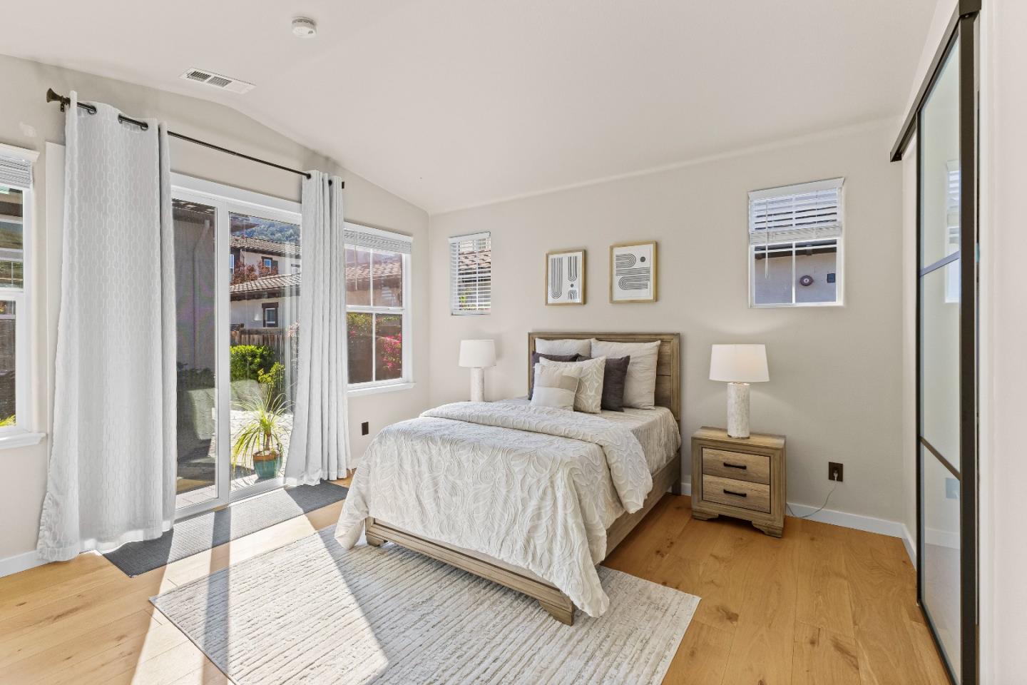 Detail Gallery Image 15 of 40 For 2846 Roundstone Dr, Gilroy,  CA 95020 - 5 Beds | 3/1 Baths