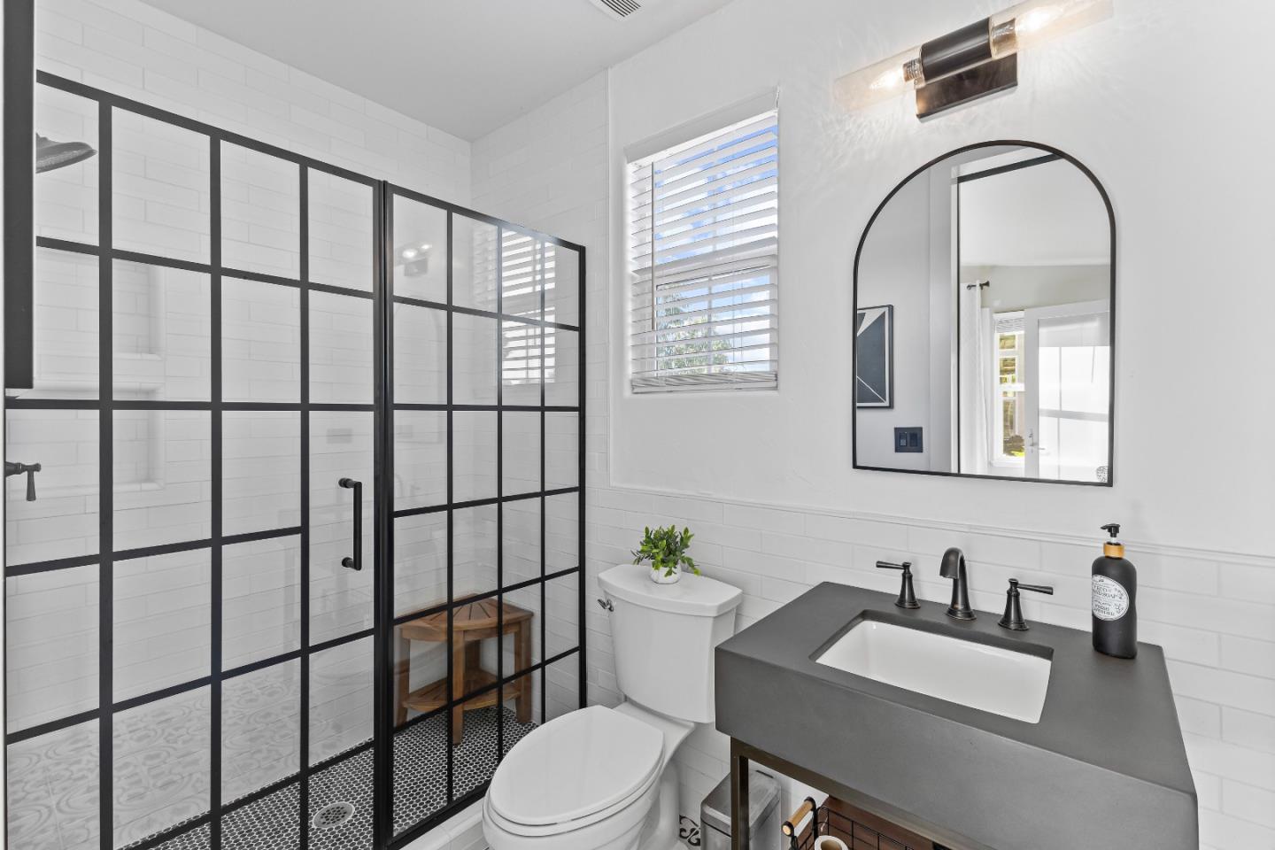 Detail Gallery Image 16 of 40 For 2846 Roundstone Dr, Gilroy,  CA 95020 - 5 Beds | 3/1 Baths