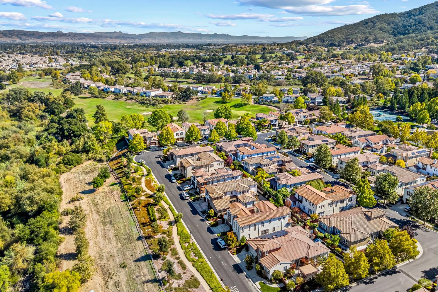 Detail Gallery Image 33 of 40 For 2846 Roundstone Dr, Gilroy,  CA 95020 - 5 Beds | 3/1 Baths