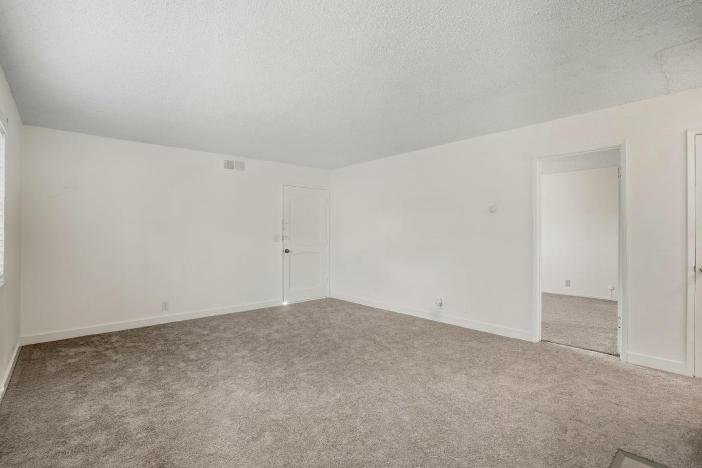 Detail Gallery Image 14 of 18 For 9034 Hillside St #D,  Oakland,  CA 94603 - 2 Beds | 1 Baths