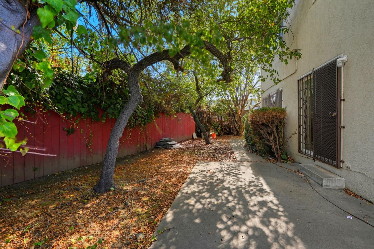 Detail Gallery Image 18 of 18 For 9034 Hillside St #D,  Oakland,  CA 94603 - 2 Beds | 1 Baths