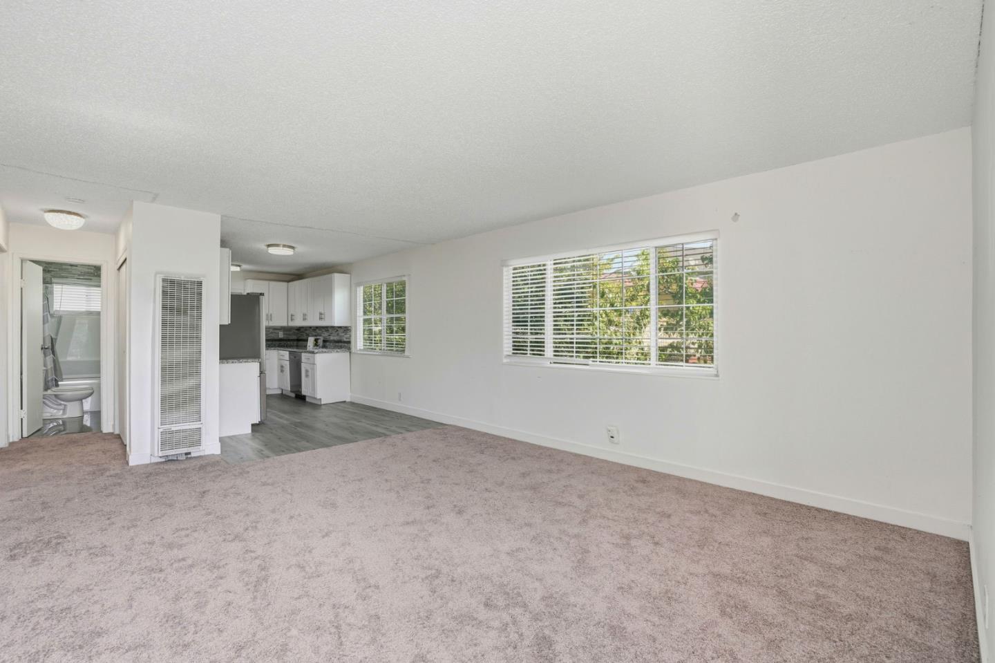 Detail Gallery Image 5 of 18 For 9034 Hillside St #D,  Oakland,  CA 94603 - 2 Beds | 1 Baths