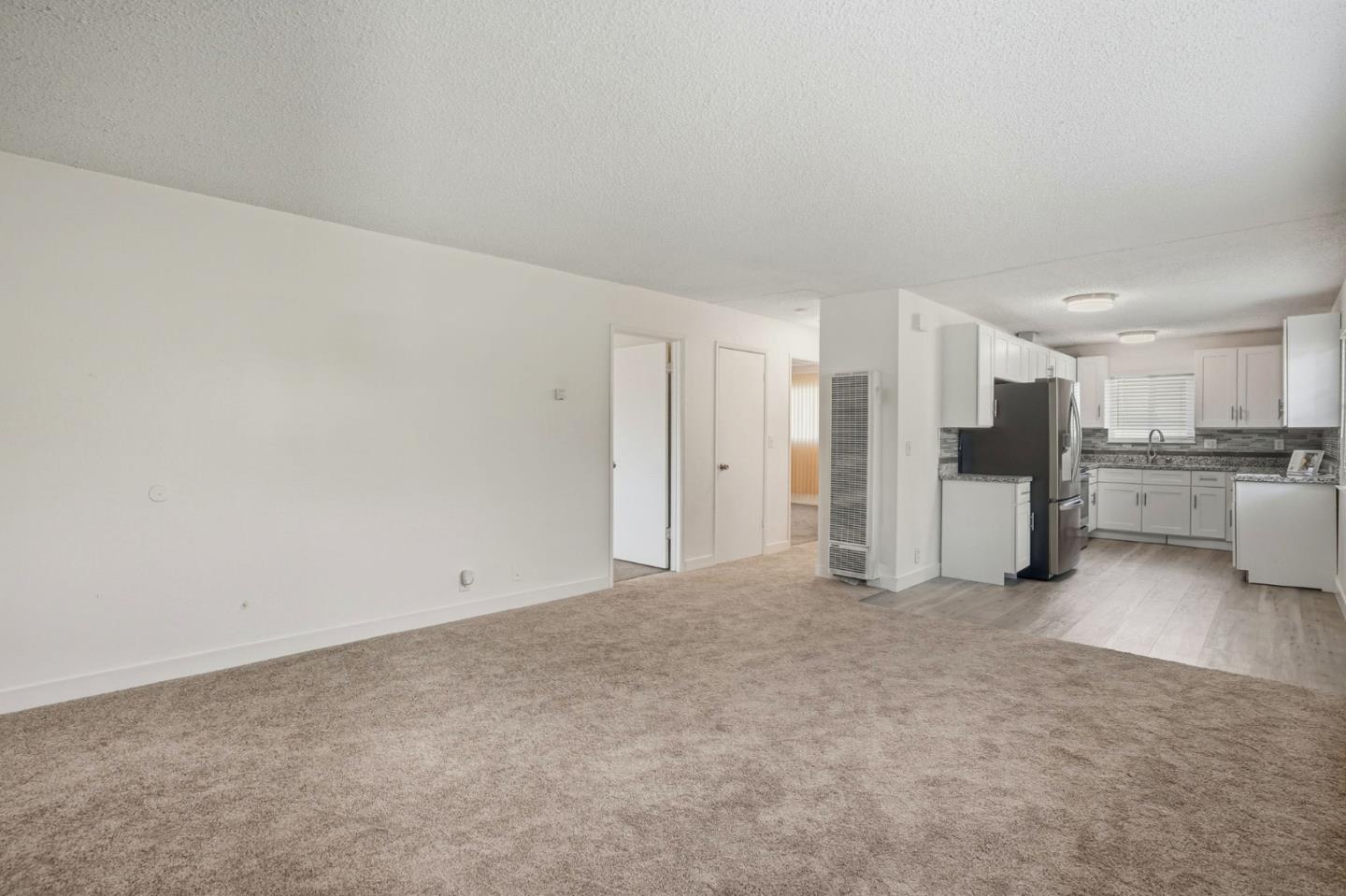 Detail Gallery Image 6 of 18 For 9034 Hillside St #D,  Oakland,  CA 94603 - 2 Beds | 1 Baths