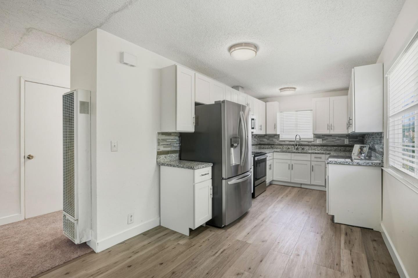 Detail Gallery Image 7 of 18 For 9034 Hillside St #D,  Oakland,  CA 94603 - 2 Beds | 1 Baths