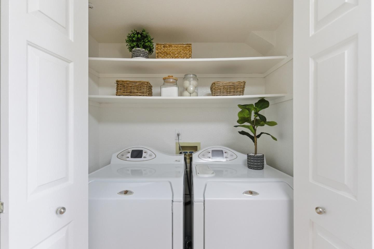 Detail Gallery Image 13 of 31 For 1024 Rudder Ln, Foster City,  CA 94404 - 2 Beds | 2/1 Baths