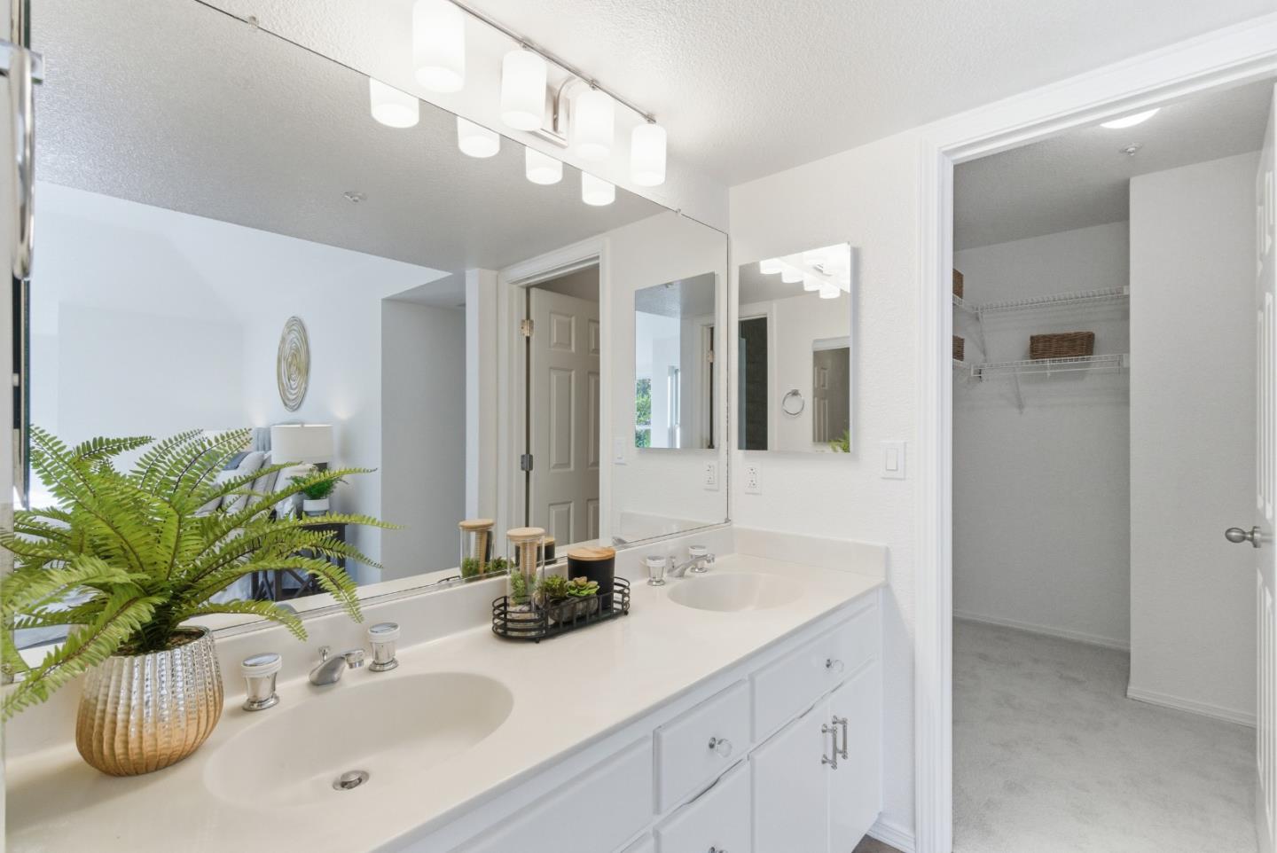 Detail Gallery Image 19 of 31 For 1024 Rudder Ln, Foster City,  CA 94404 - 2 Beds | 2/1 Baths