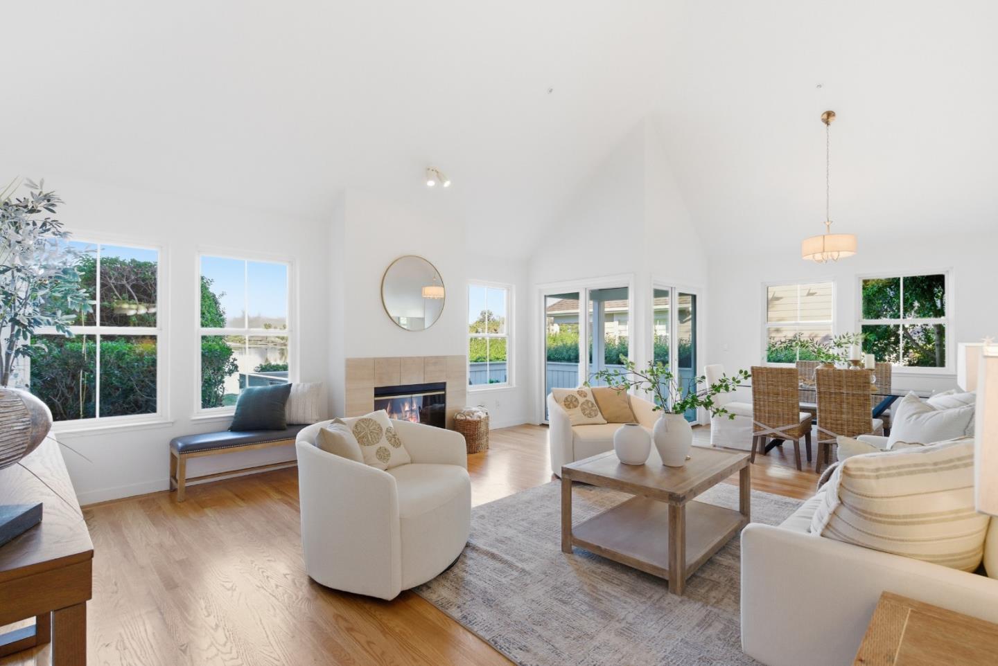 Detail Gallery Image 4 of 31 For 1024 Rudder Ln, Foster City,  CA 94404 - 2 Beds | 2/1 Baths