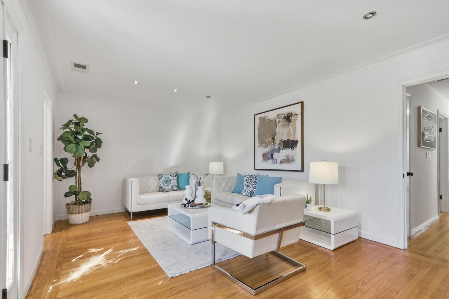 Detail Gallery Image 4 of 25 For 22081 Caroline Dr, Cupertino,  CA 95014 - 3 Beds | 2 Baths