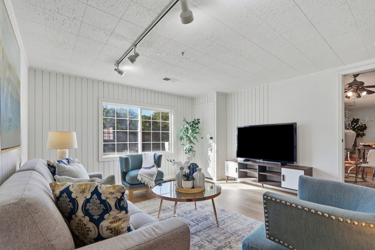 Detail Gallery Image 7 of 25 For 22081 Caroline Dr, Cupertino,  CA 95014 - 3 Beds | 2 Baths