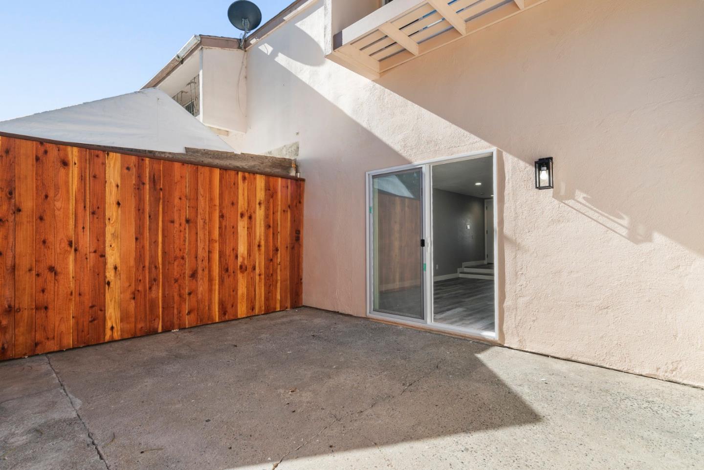 Detail Gallery Image 14 of 40 For 912 Acosta Plz #11,  Salinas,  CA 93905 - 4 Beds | 1/1 Baths